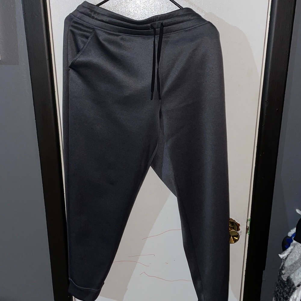 32 heat charcoal gray sweats